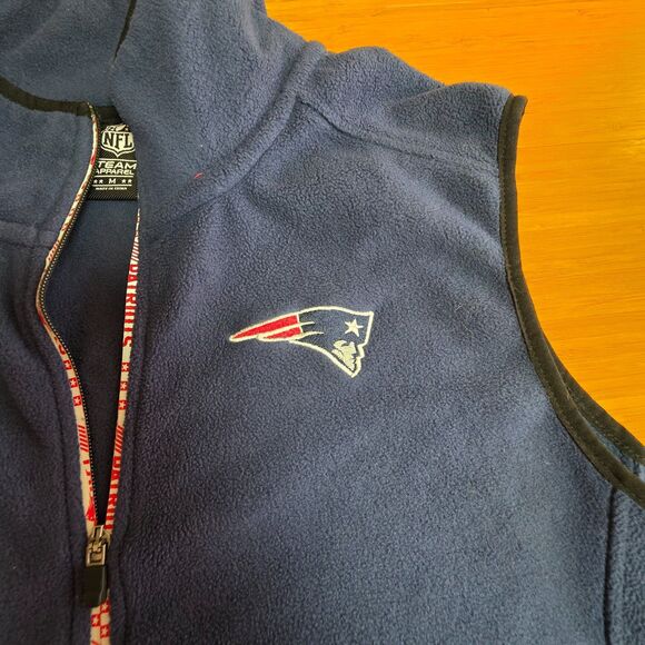 New England Patriots NFL Fleece Vest size Men's M, Navy, Like New - Picture 2 of 6